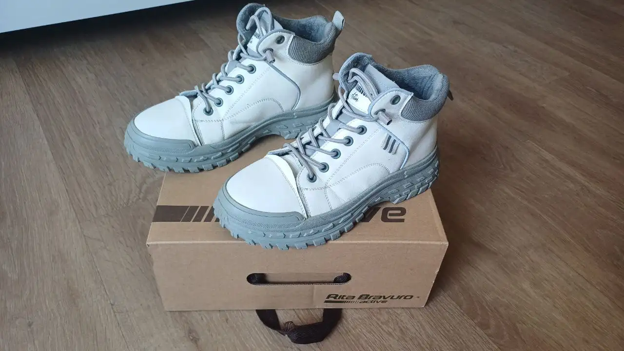 Продажа женской одежды и обуви - Женская одежда и обувь (Одежда) в Екатеринбург