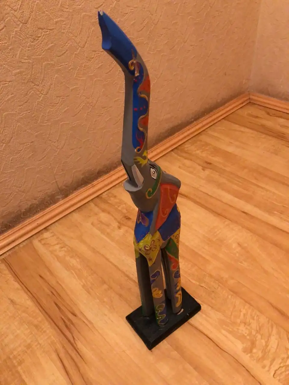 Статуэтка слона с трещиной - Статуэтки (Барахолка) в Екатеринбург