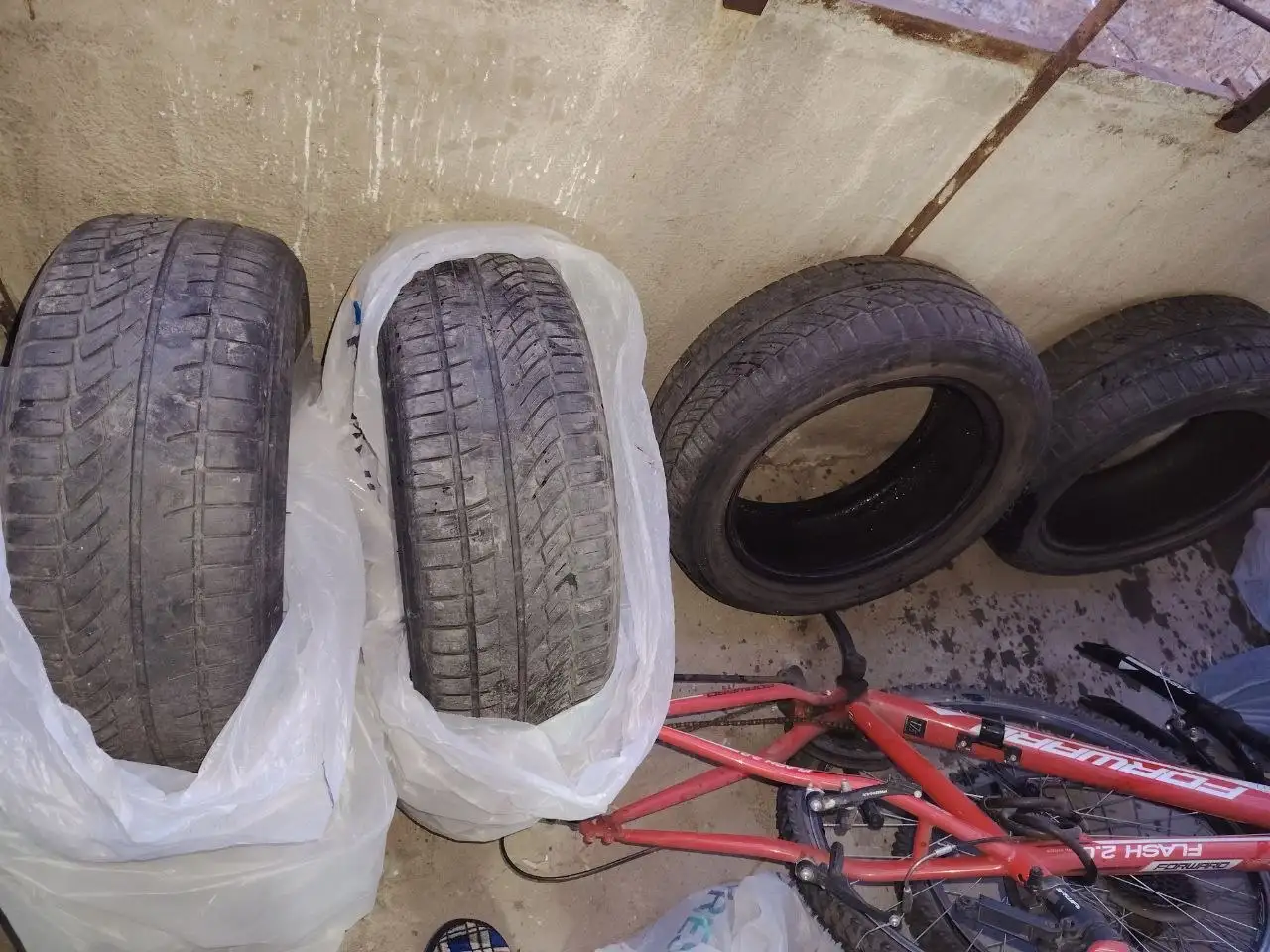 Детский велосипед Novatrack Butterfly 14 и шины Tigar 195/65-15 - Барахолка в Екатеринбург