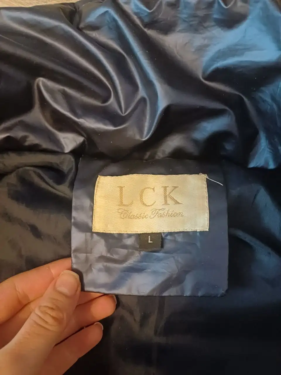 Продажа двух курток размеров M и L - Верхняя одежда (Одежда) в Екатеринбург