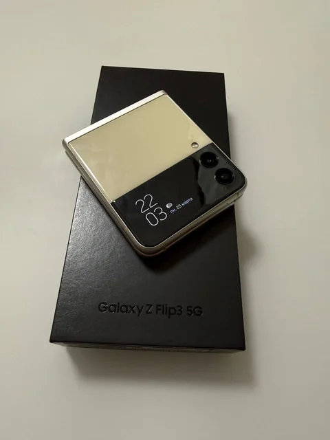 Samsung Galaxy Z Flip3 5G 256 ГБ в отличном состоянии - частное объявление в Екатеринбург