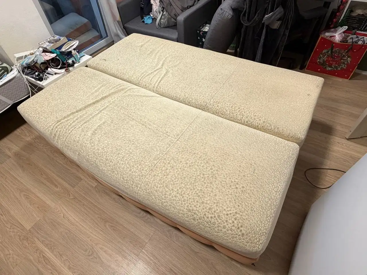 Продажа дивана-кровати с подушками - Мебель (Барахолка) в Екатеринбург