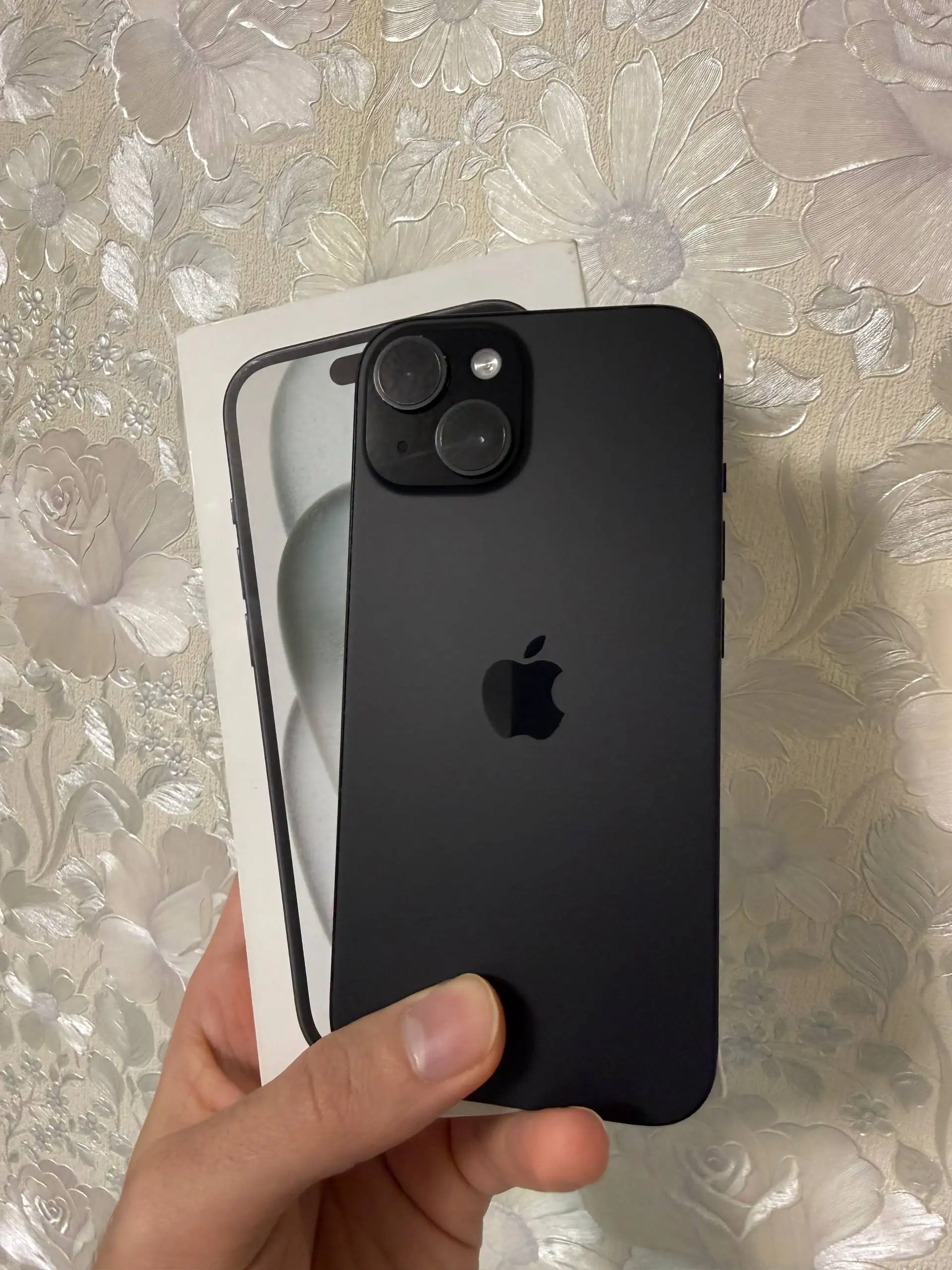 iPhone 15 128GB Black в хорошем состоянии - Смартфоны (Электроника) в Екатеринбург