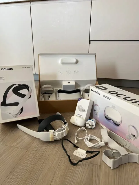 Продажа VR шлема Oculus Quest 2 128GB с играми и аксессуарами - VR-шлемы в Екатеринбург