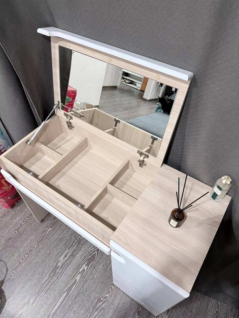 Туалетный стол в отличном состоянии - Барахолка в Екатеринбург