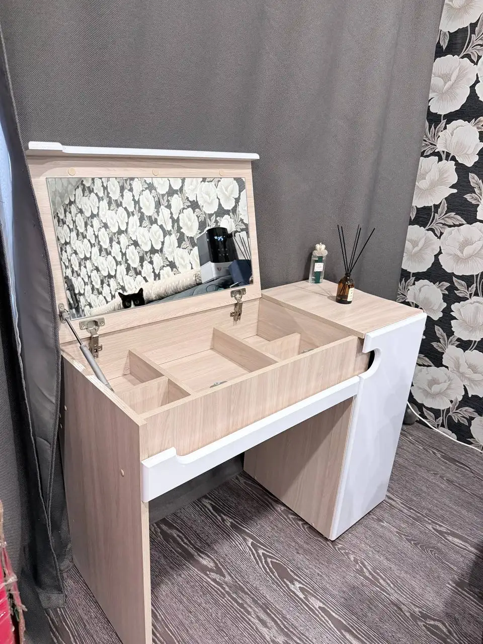 Туалетный стол в отличном состоянии - Барахолка в Екатеринбург