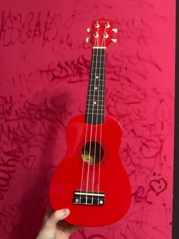Укулеле б/у в хорошем состоянии - Кальяны и табак в Екатеринбург