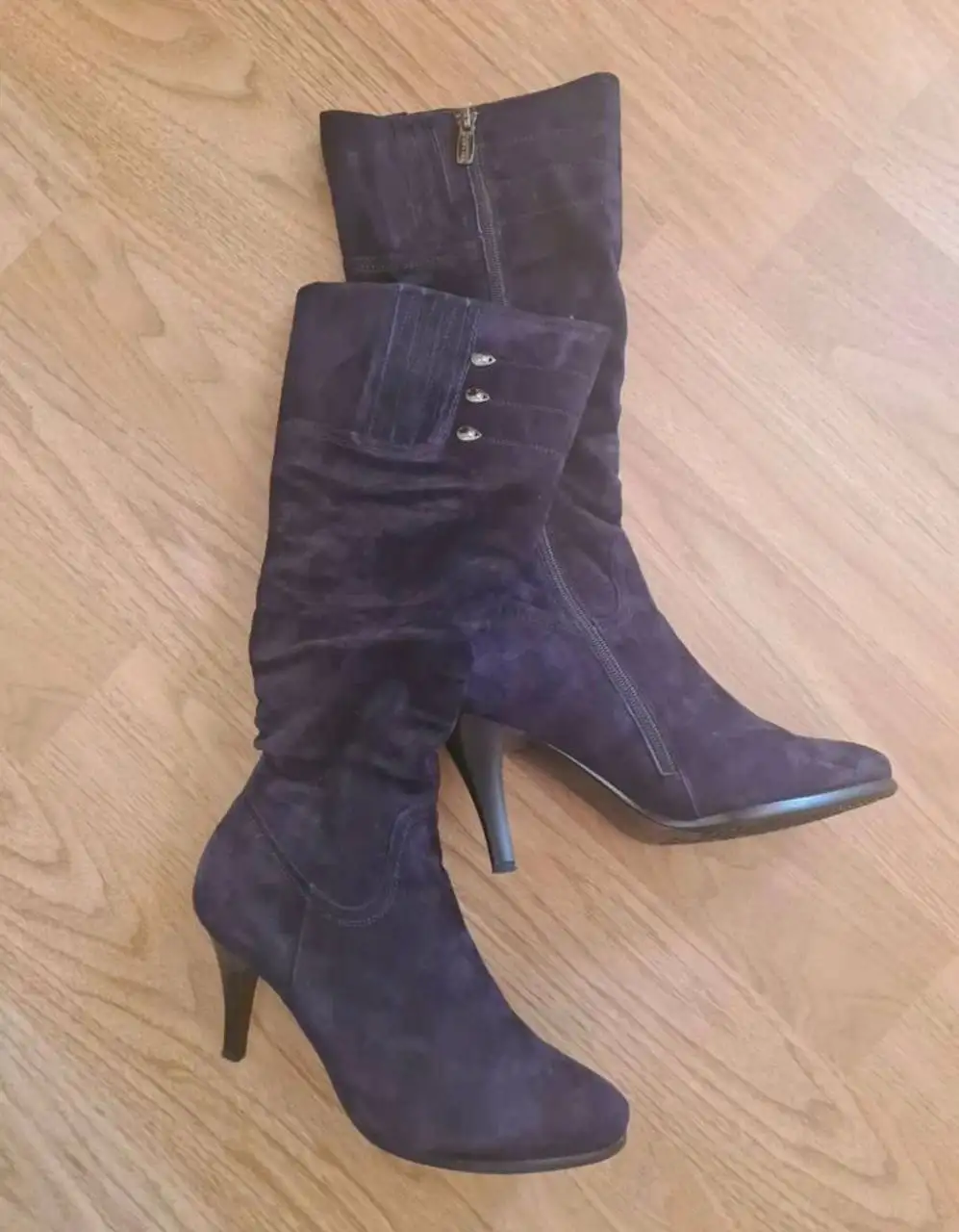 Новые замшевые сапоги 38 размера - Обувь (Одежда) в Екатеринбург