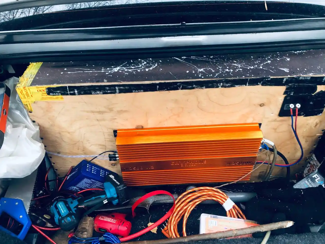 Продажа автозвукового оборудования