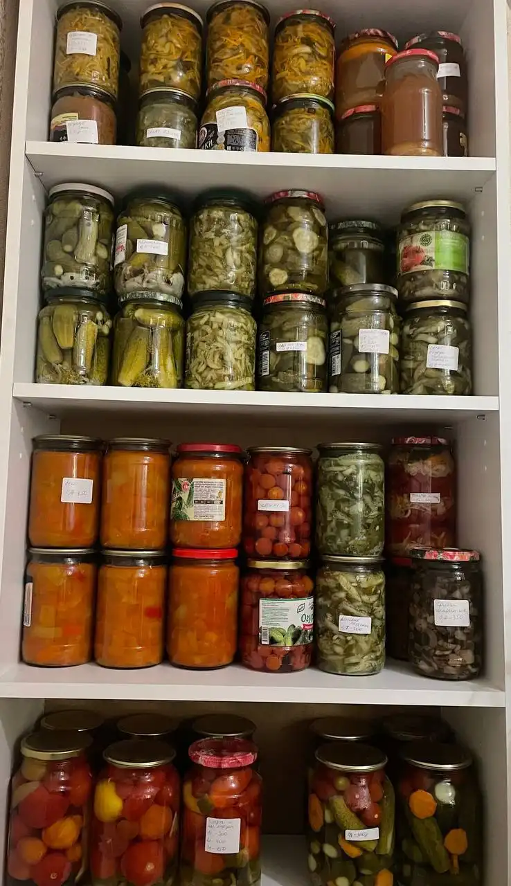 Продажа домашних заготовок и деревенских овощей к Новому году