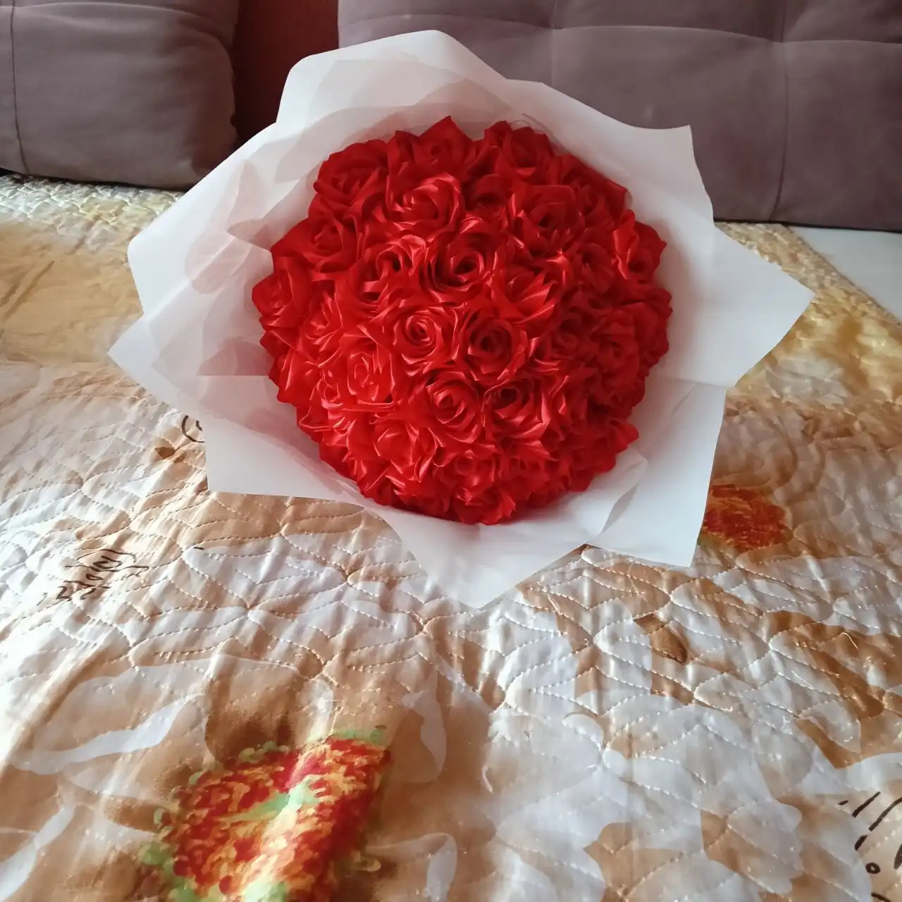 Уникальный букет роз из лент