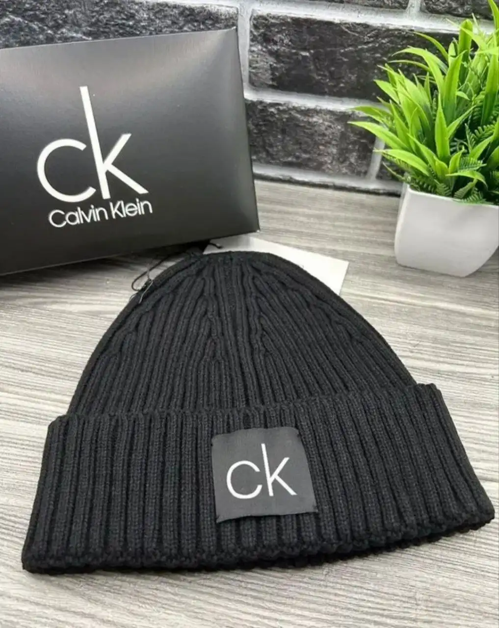 Продам шапку Calvin Klein