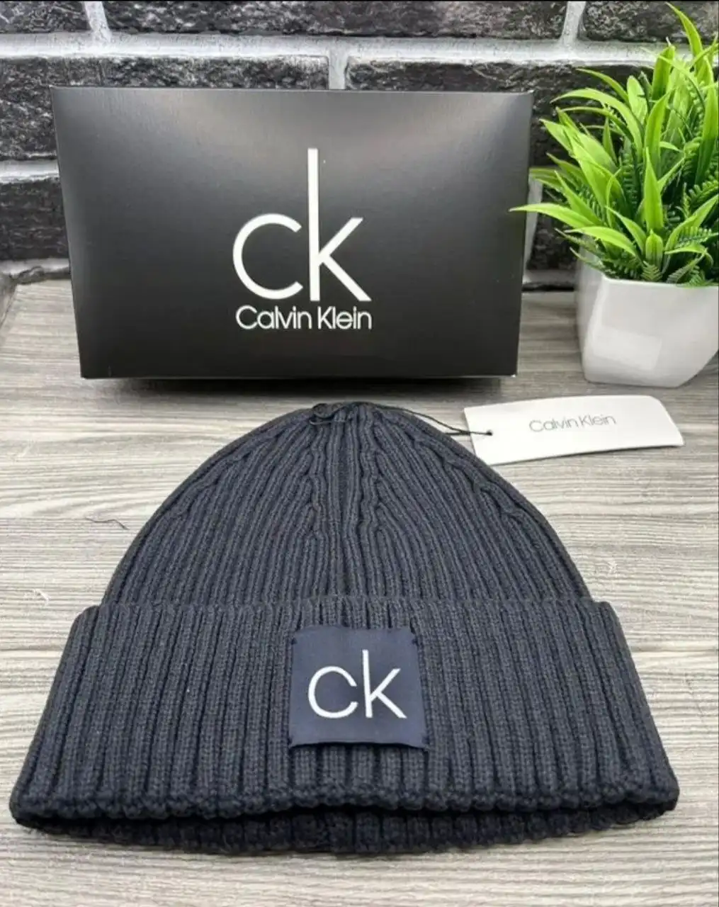 Продам шапку Calvin Klein