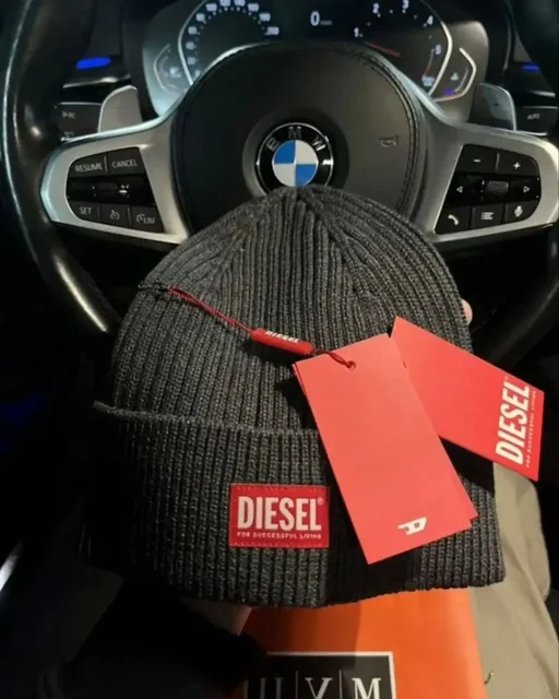 Продам шапку Diesel - Одежда в Тюмень