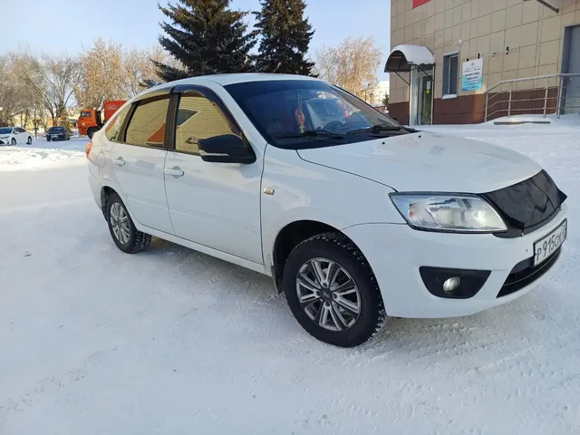 Продам Ладу Гранту 2015 года - Диски и шины в Тюмень