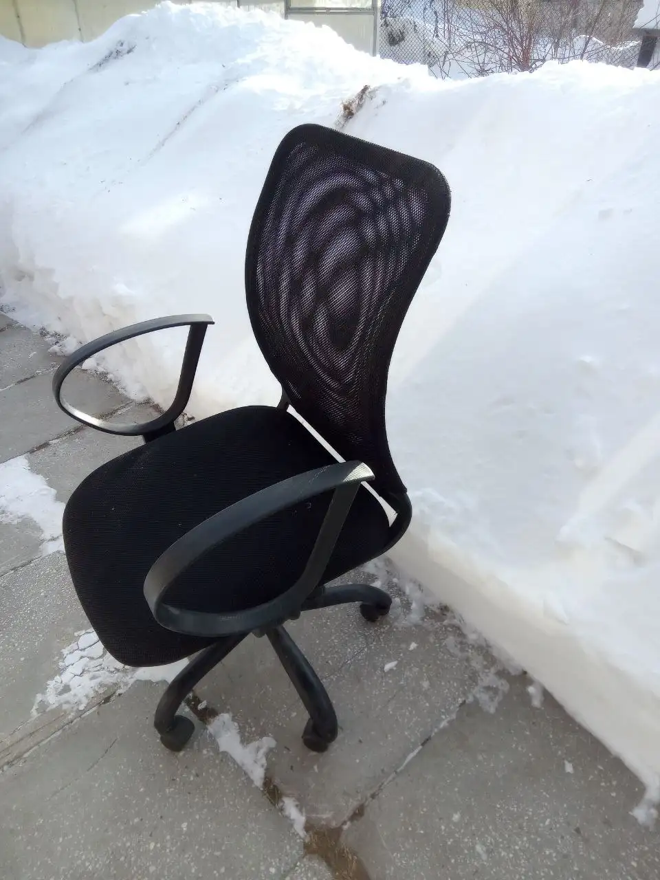 Продам кресло на колёсиках - Мебель (Для дома и дачи) в Тюмень