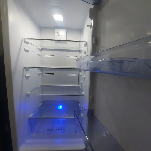 Продам товар в состоянии нового - Холодильники в Тюмень