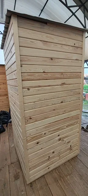 Уличный туалет в Боровском - Растения в Боровский