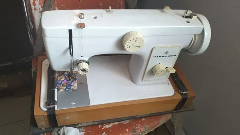 Швейная машинка Чайка с электрической педалью - Разное в Тюмень