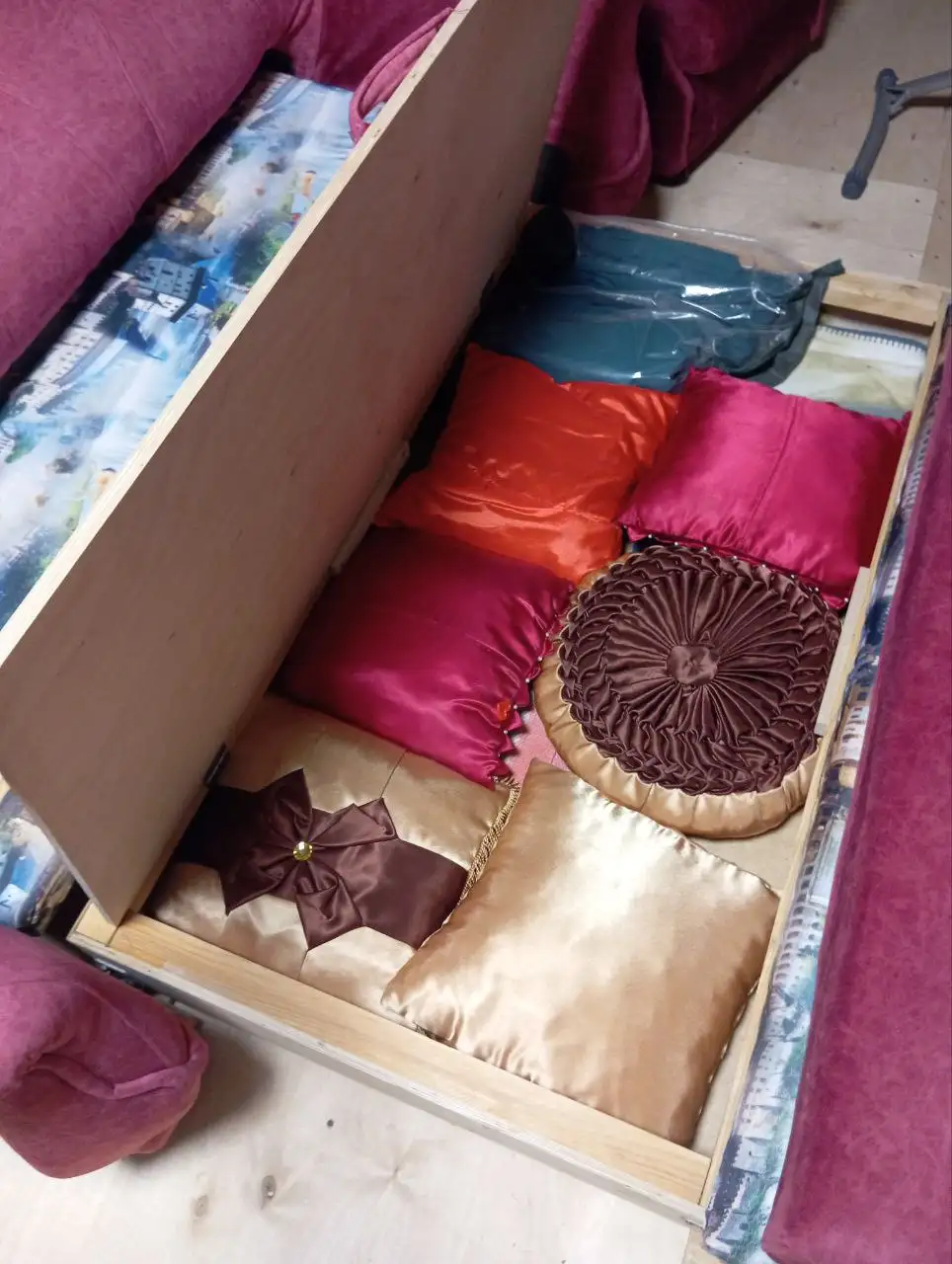 Продажа двух раскладных диванов в хорошем состоянии - Мебель (Для дома и дачи) в Тюмень