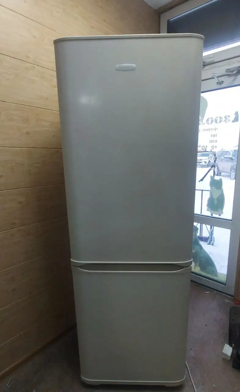 Продам холодильник в бежевом цвете - Холодильники (Для дома и дачи) в Тюмень