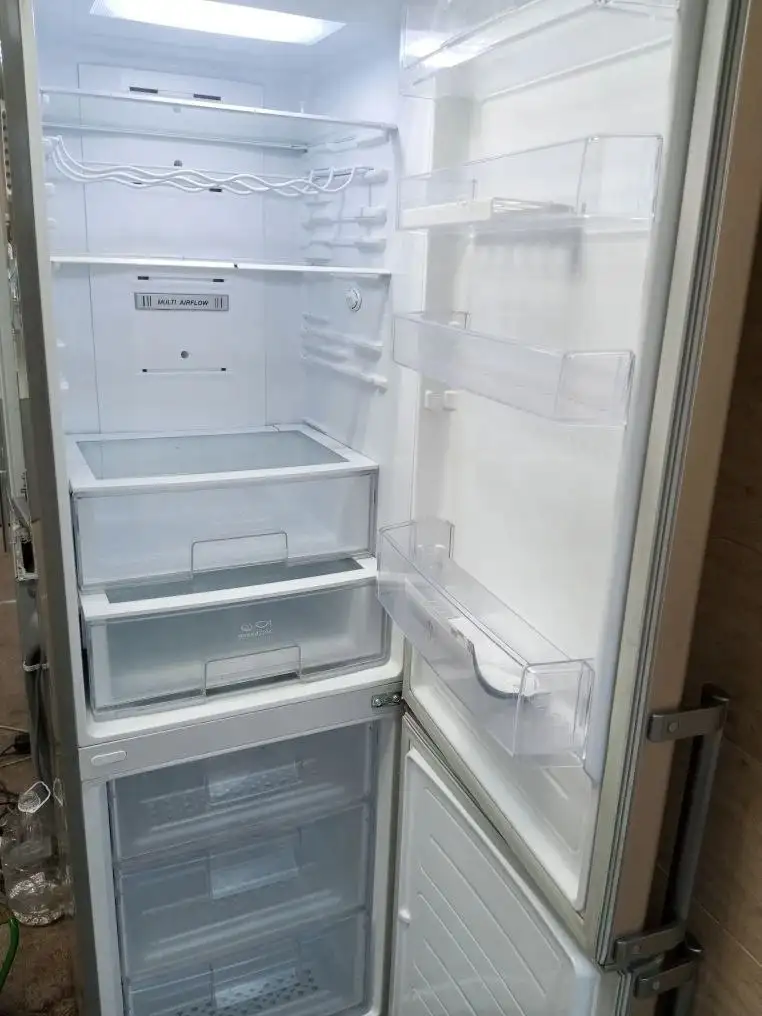 Продам холодильник LG - Крупная бытовая техника (Для дома и дачи) в Тюмень