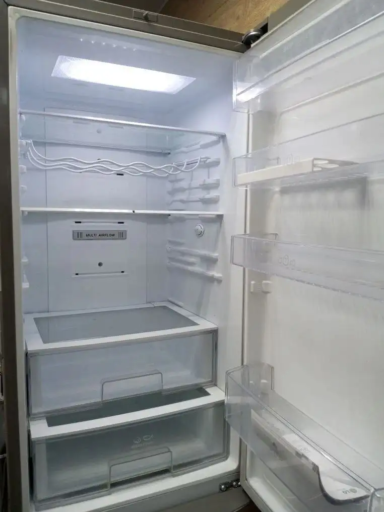 Продам холодильник LG - Крупная бытовая техника (Для дома и дачи) в Тюмень