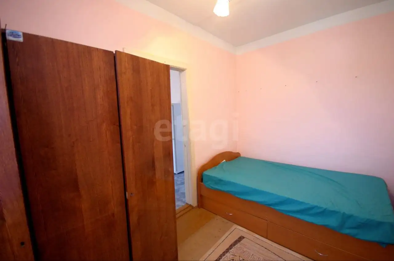 Двухкомнатная квартира 39,1 м² в Заводоуковске с участком и баней - Квартиры (Недвижимость) в Заводоуковск