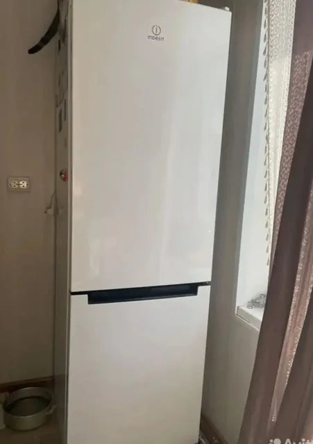 Продам рабочий хороший холодильник - Для дома и дачи в Тюмень