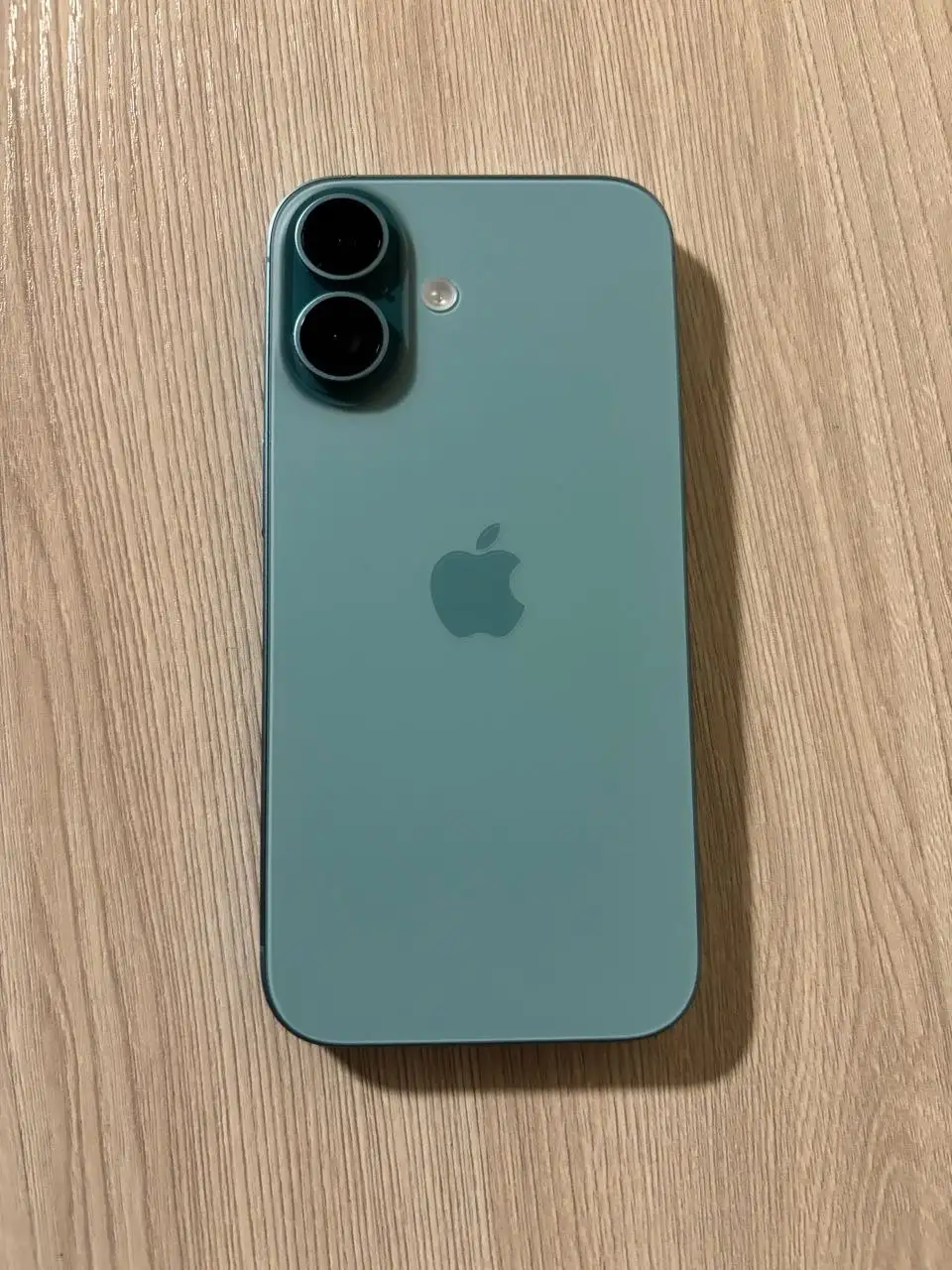 Продам iPhone 16 полный комплект с гарантией - Смартфоны (Электроника) в Тюмень