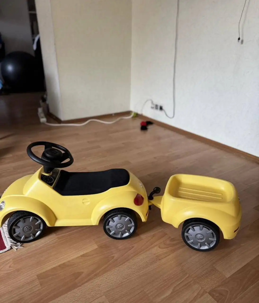 Детский автомобиль Volkswagen Kids Beetle Yellow - Транспорт для детей (Товары для детей) в Москва