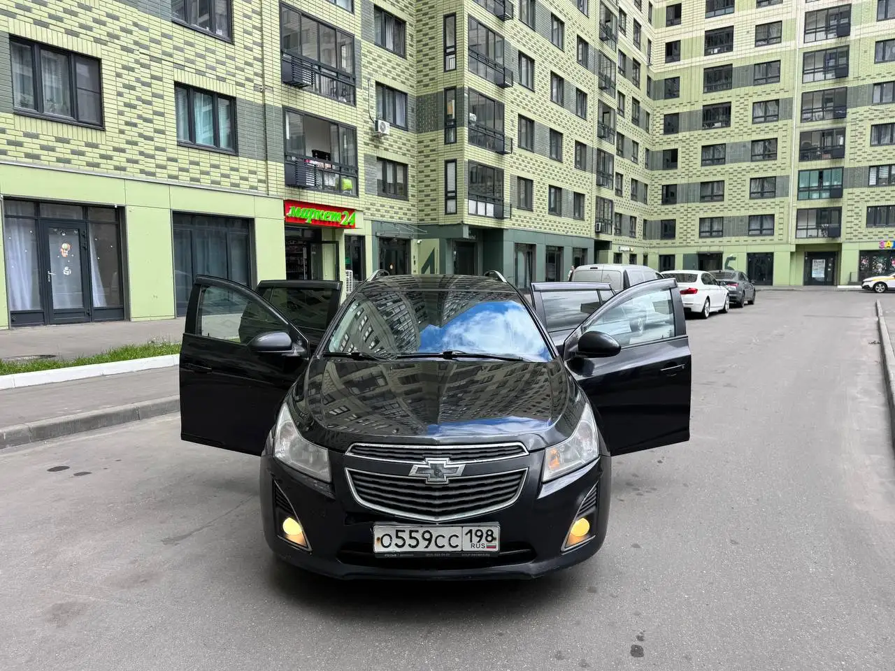 Шевролет Круз 2013, автомат, торг - Легковые автомобили (Авто) в Москва