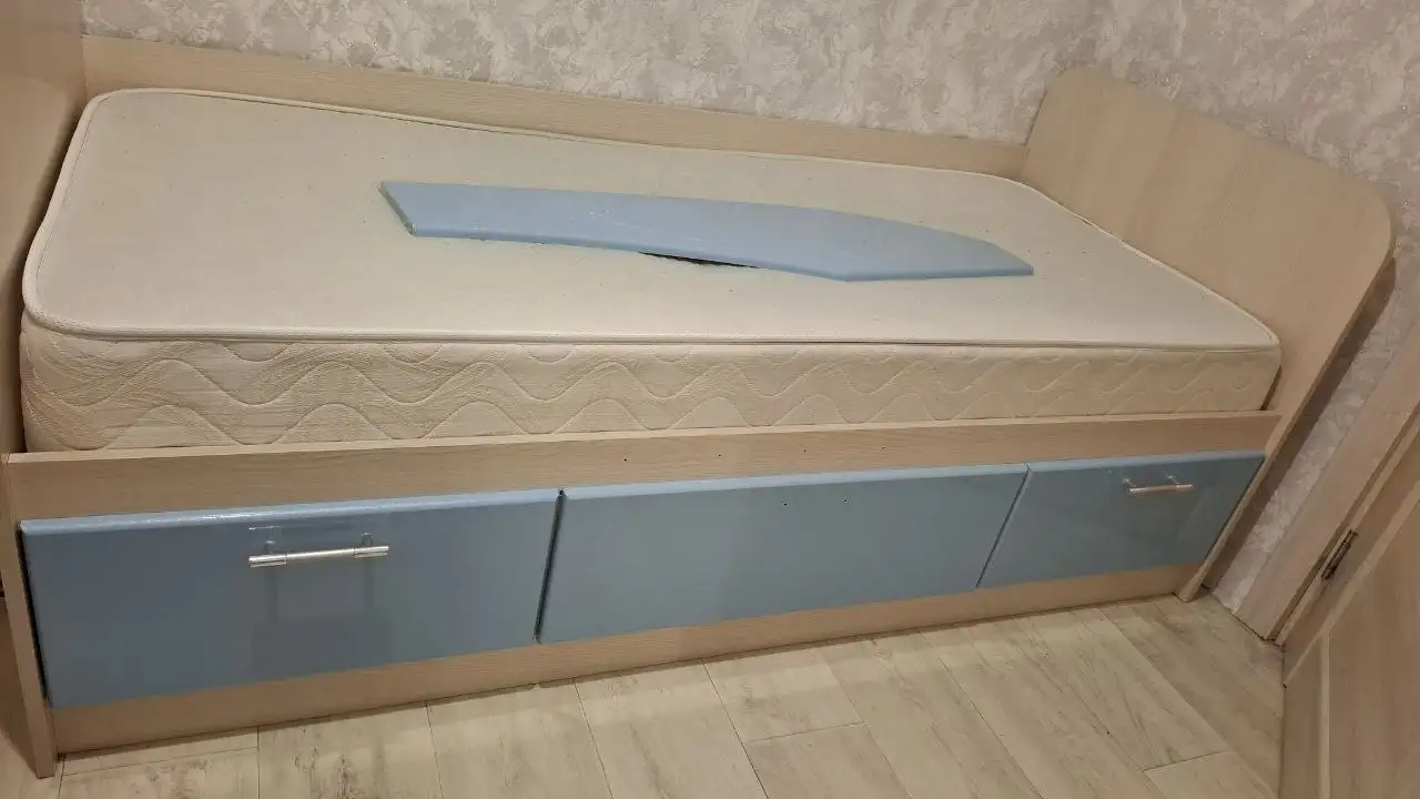 Кровать 80х180 с бортиком, самовывоз - Барахолка в Люберцы