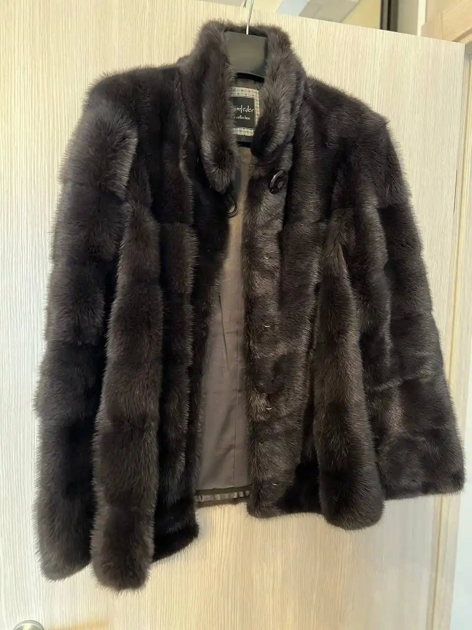Роскошная норковая шуба в оттенке графит