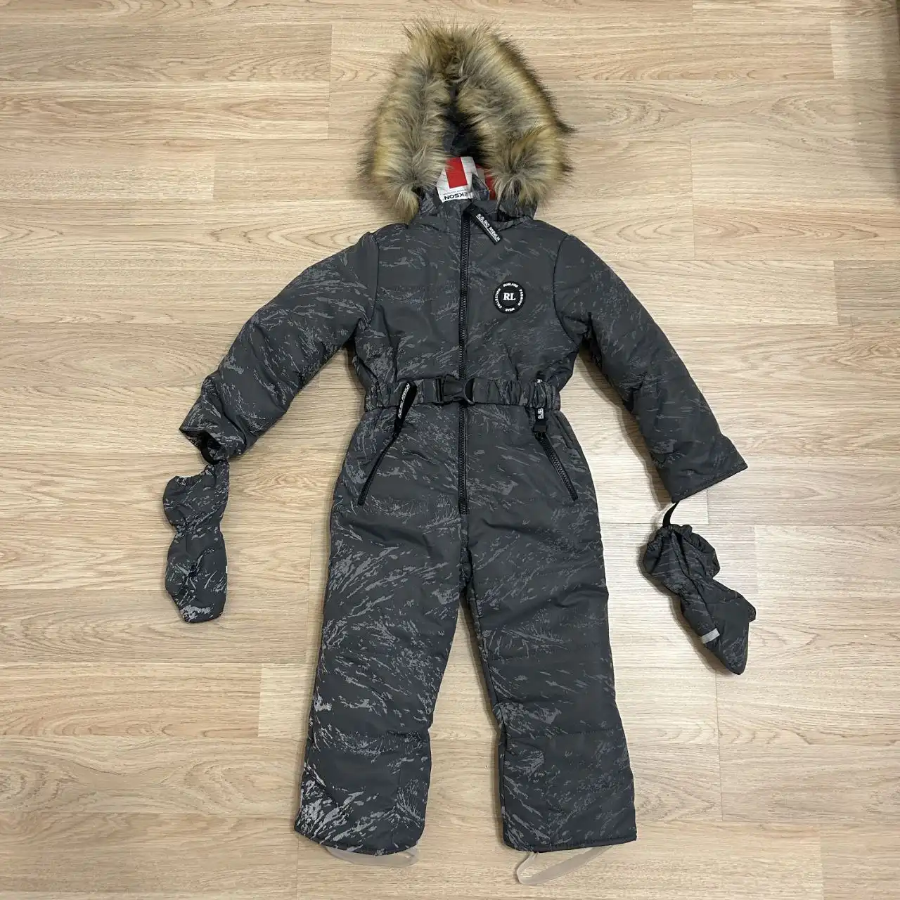 Зимний комбинезон и комплект 98 размера