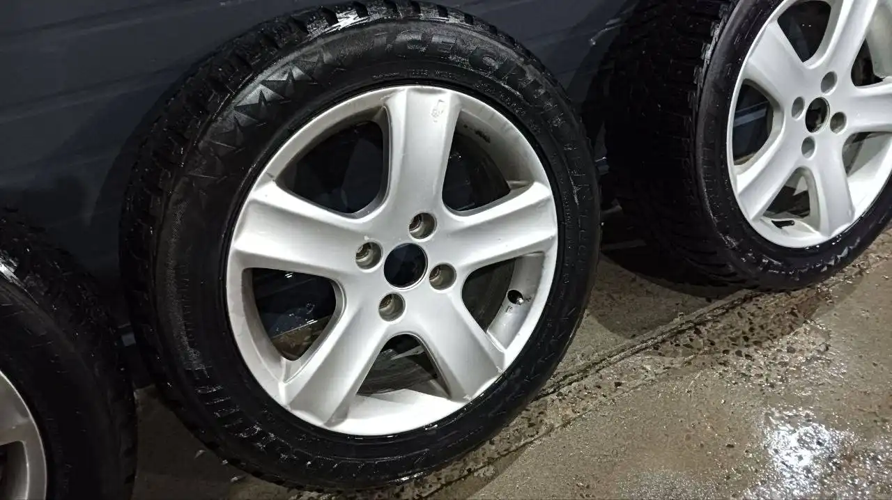 Продам диски с резиной на Ситроен