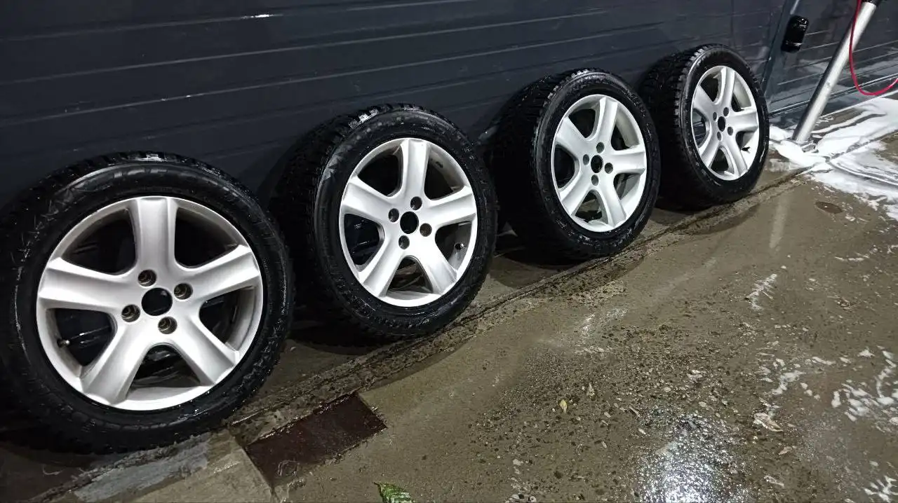 Продам диски с резиной на Ситроен
