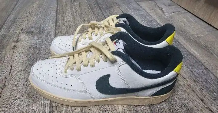 Кроссовки Nike б/у 42-43 размер