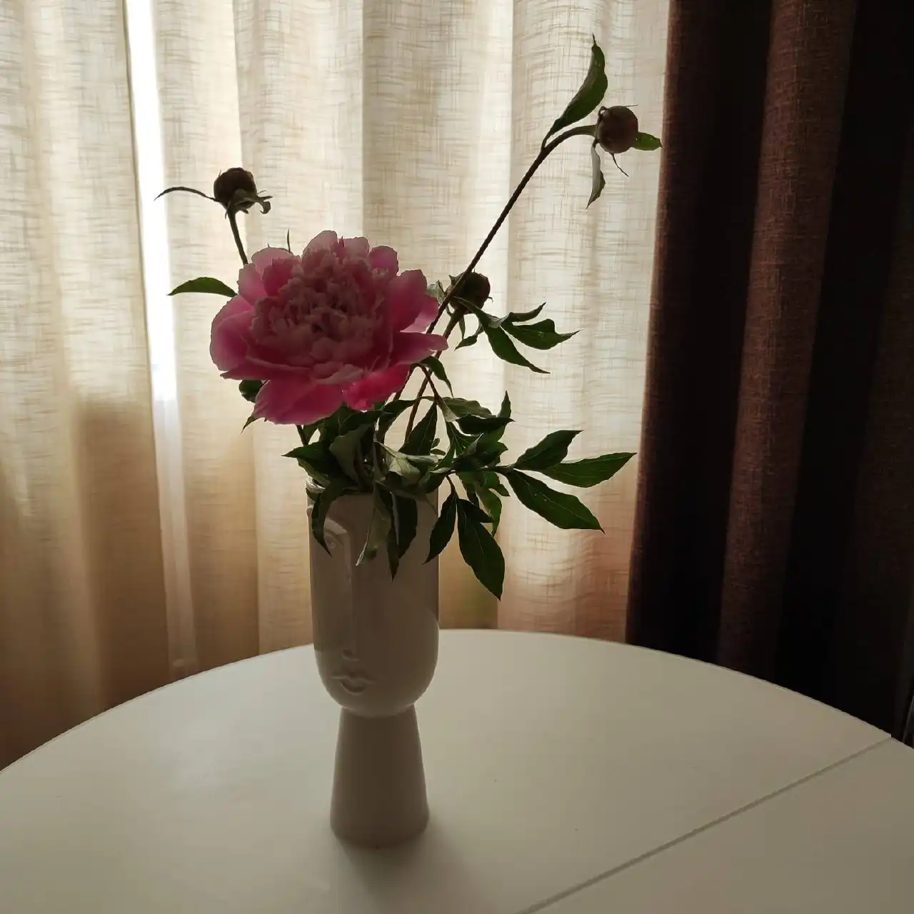 Продам круглый раздвижной стеклянный стол