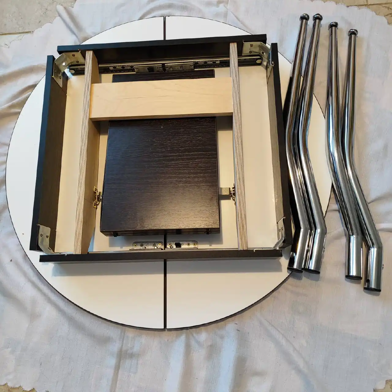 Продам круглый раздвижной стеклянный стол