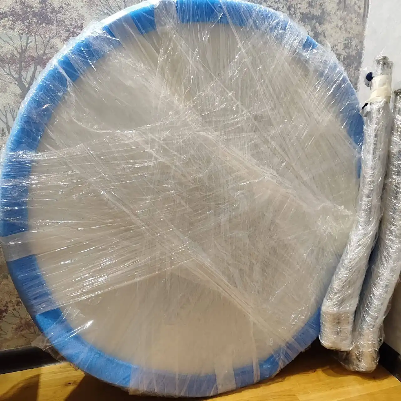 Продам круглый раздвижной стеклянный стол