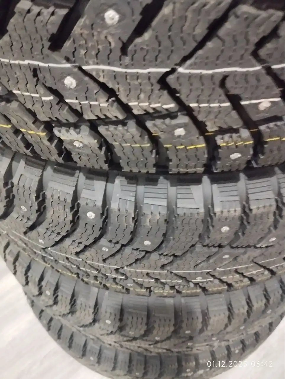 Продам новые зимние шипованные шины Cordiant Snow Cross 2