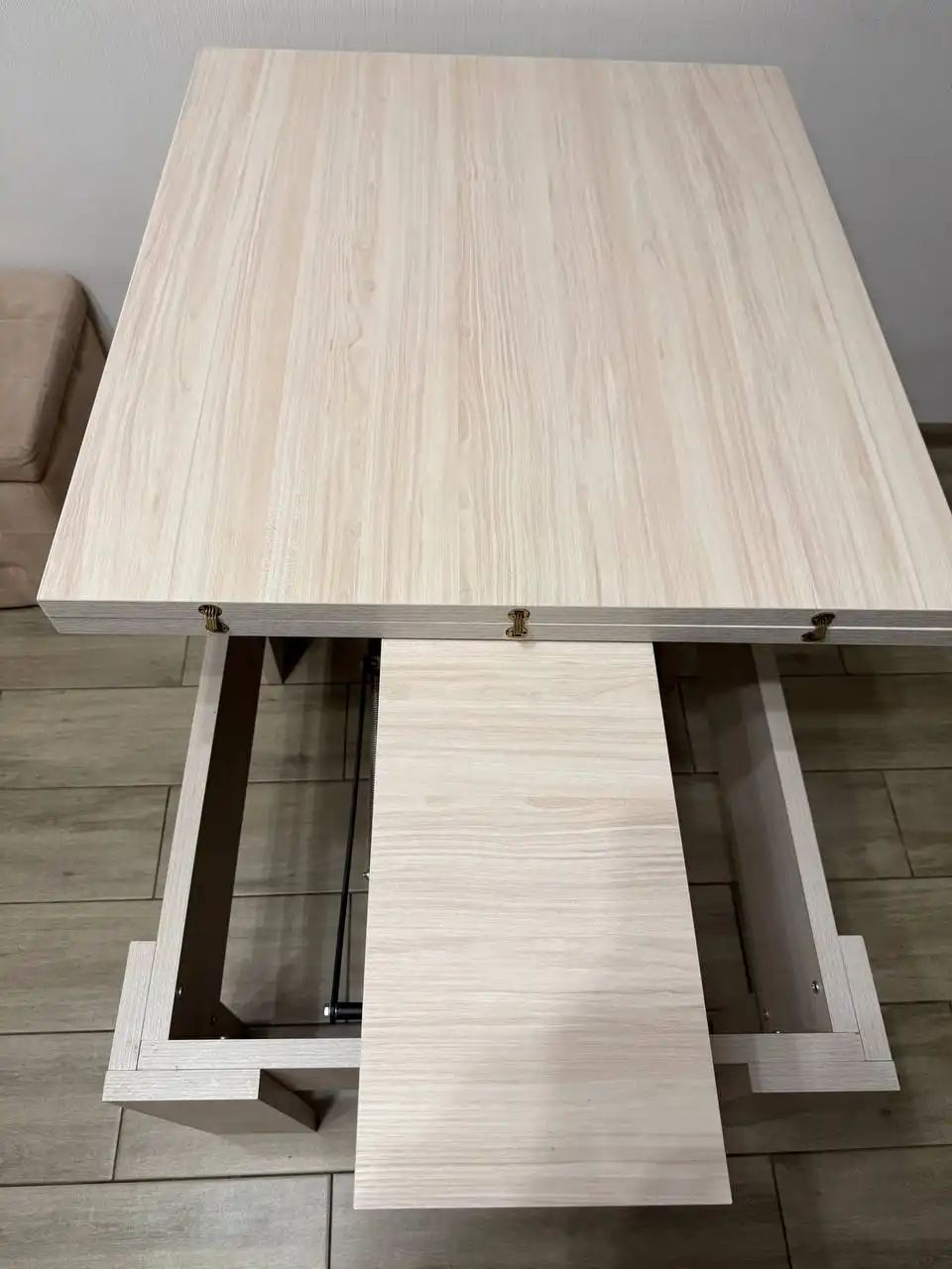 Стол раздвижной квадратный новый