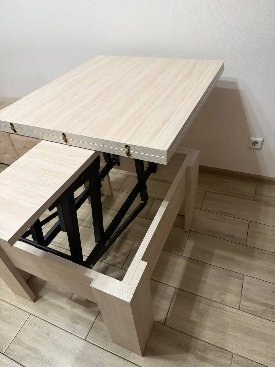 Стол раздвижной квадратный новый