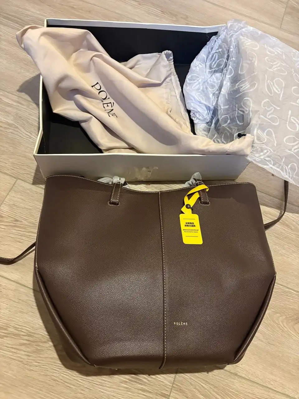 Женская сумка и дорожная сумка в упаковке