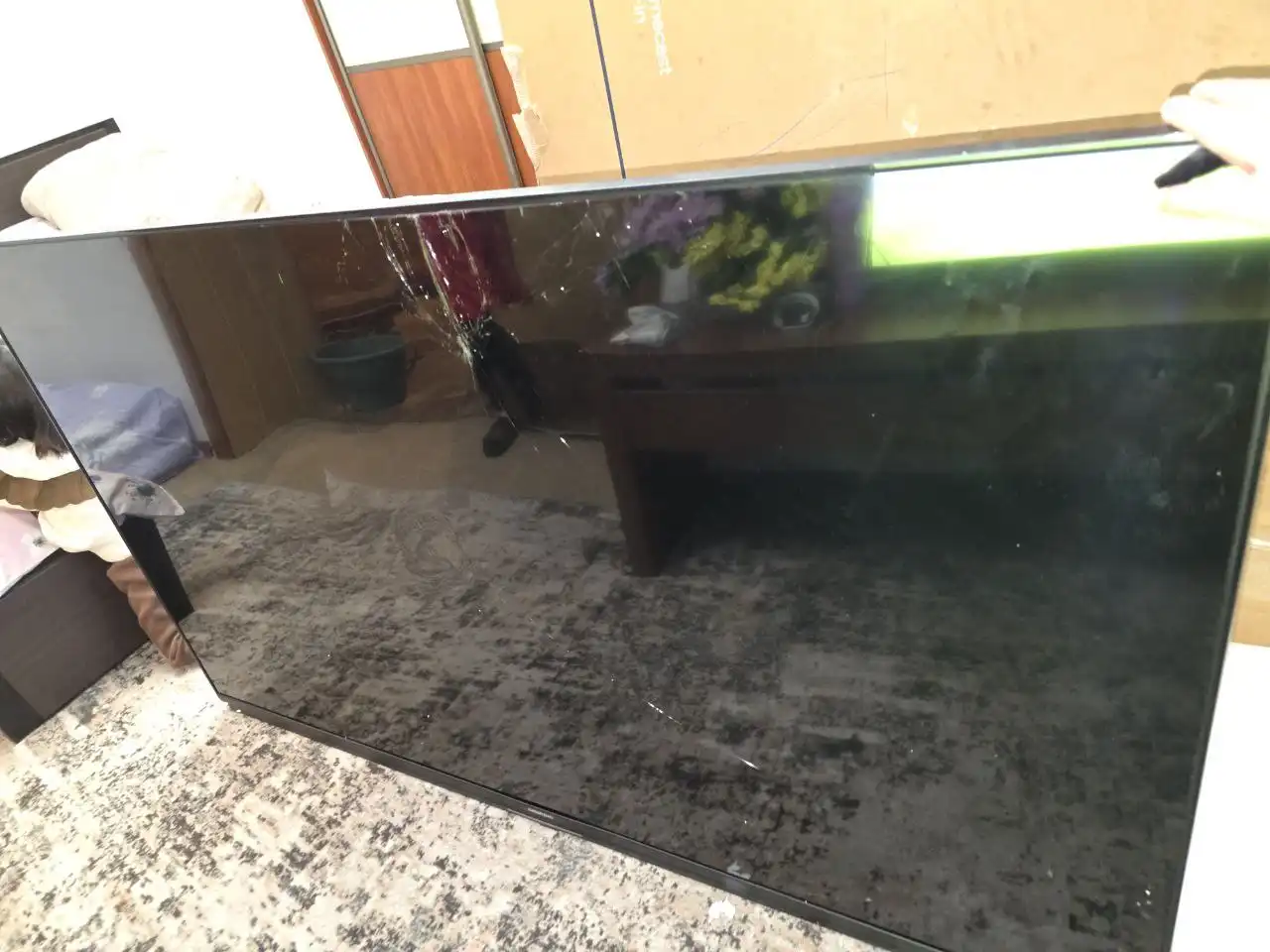 Телевизор Grundig 65 дюймов на запчасти