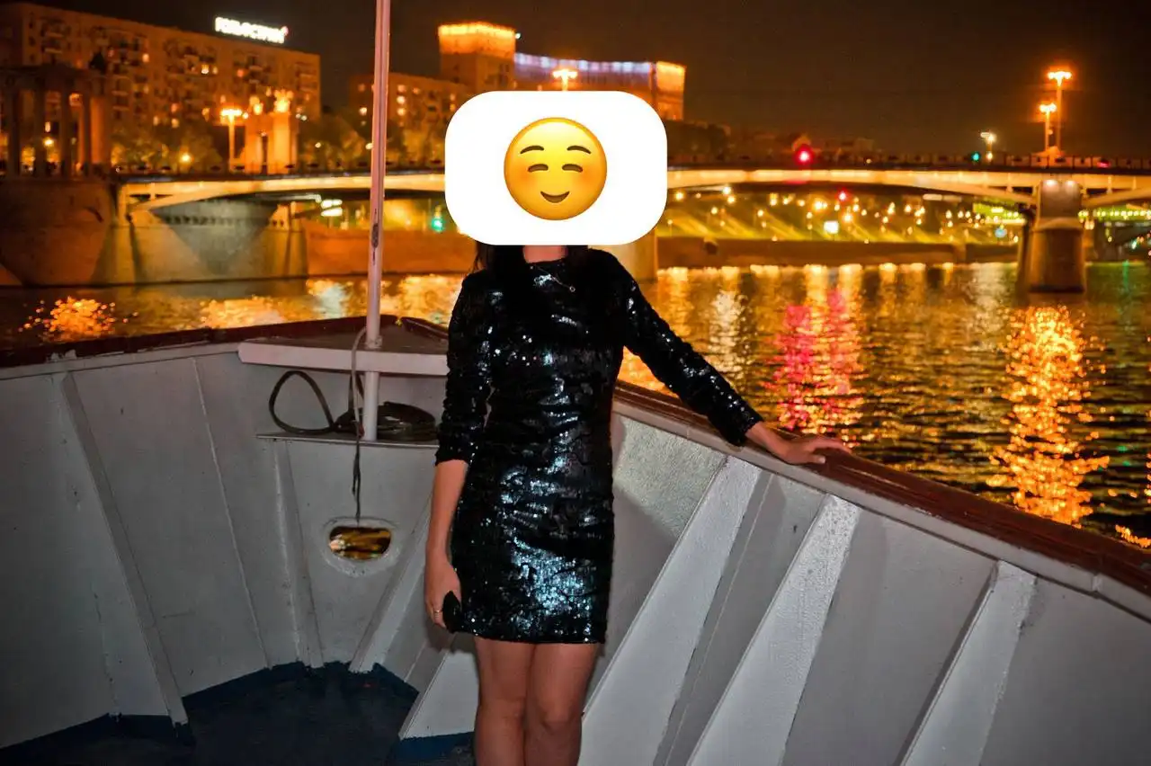 Вечернее платье с пайетками размер S