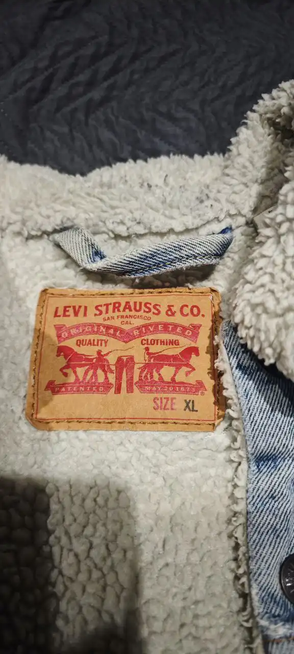 Джинсовая куртка Levi's размер XL