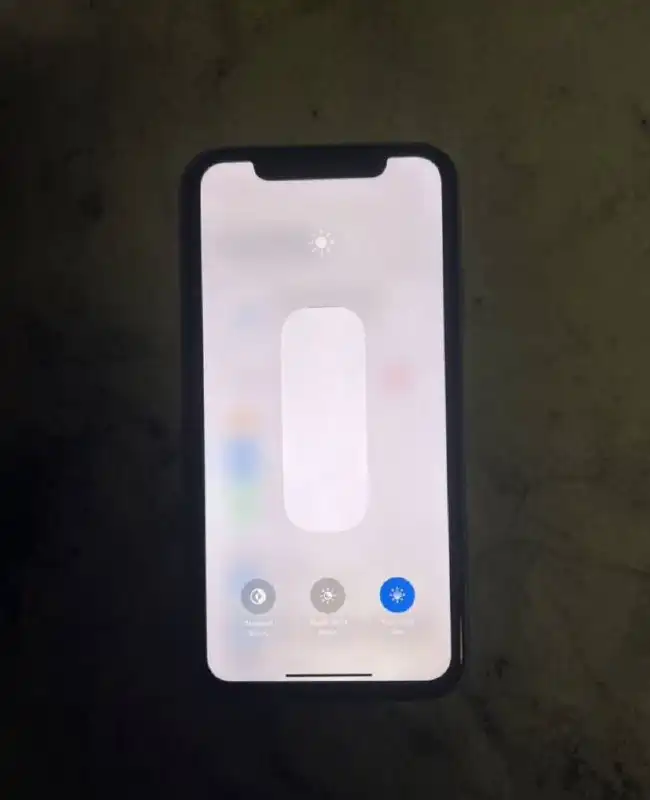 IPhone 11 64gb с неисправной камерой и Face ID