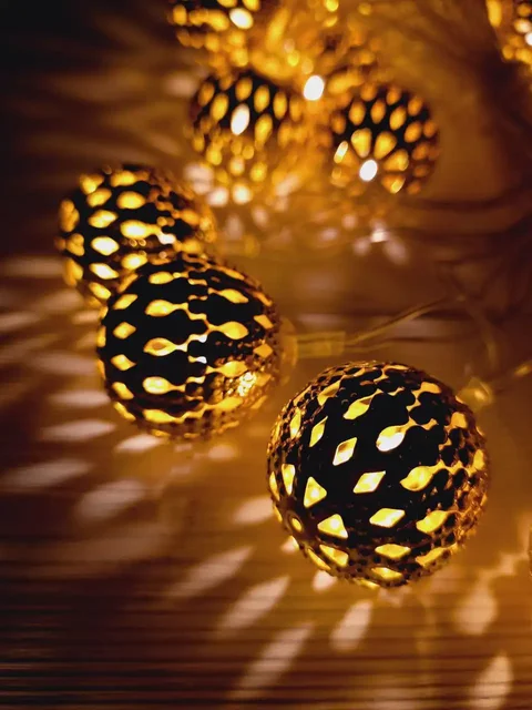 Продажа новогодних гирлянд металлических с теплым светом - Хобби и отдых в Люберцы